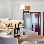 Quercus Apartment *