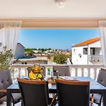 Quercus Apartment *