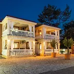 Апартаменты Quercus Вир