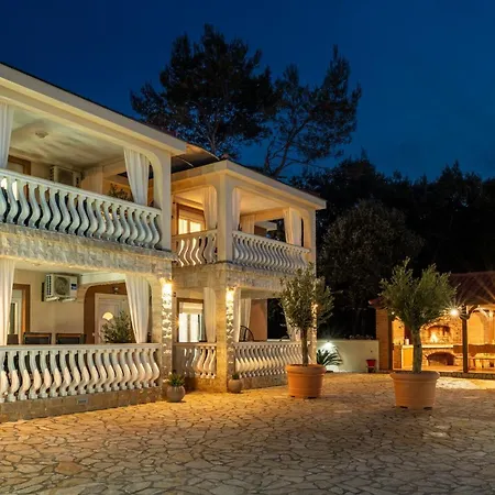 Quercus Apartment