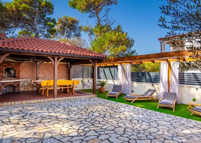 Quercus Apartmán Vir