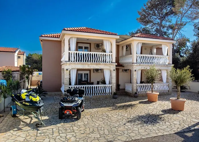 Quercus Apartment *